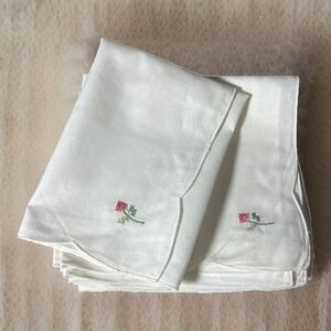 Floral Cross Stitched Embroidered Dinner Napkins 16 X 15.5” Set 8 Red Pink Green